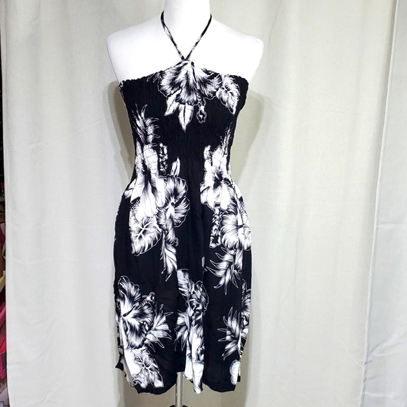 Dresses & Skirts - 🆑️Floral sun dress